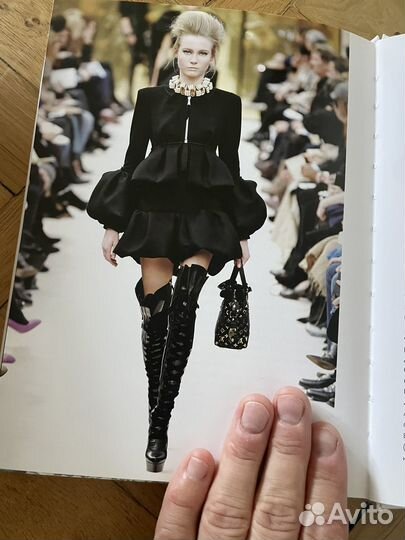 Книга История обуви в деталях