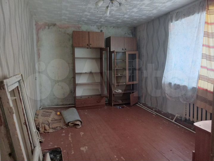 2-к. квартира, 43 м², 1/3 эт.