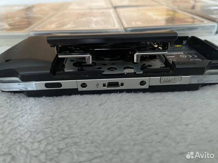 Sony Psp 1004 + Оригинальная зарядка+ комплект игр