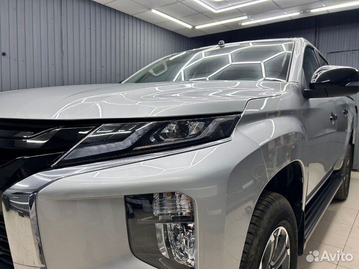 Обтяжка автомобиля пленкой