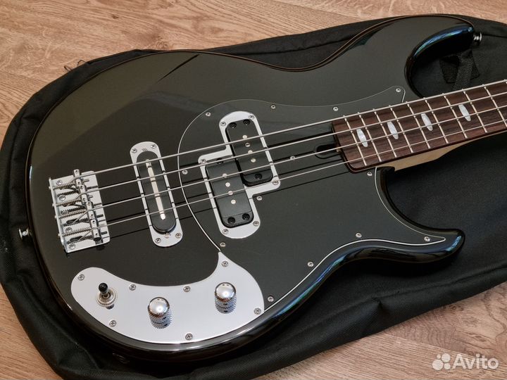 Yamaha Broad Bass BB424X Black