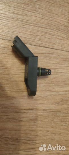 Датчик давления воздуха F01R00E010 Bosch