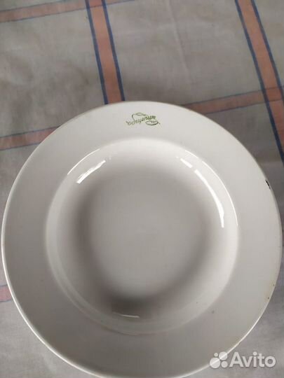 Тарелка суповая, чайник фарфор