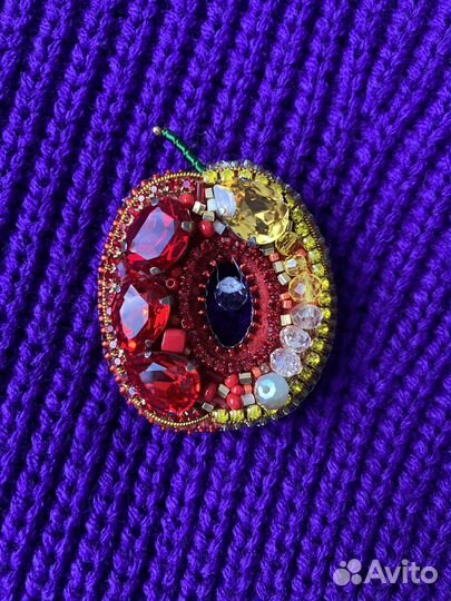 Брошь Яблоко бисер