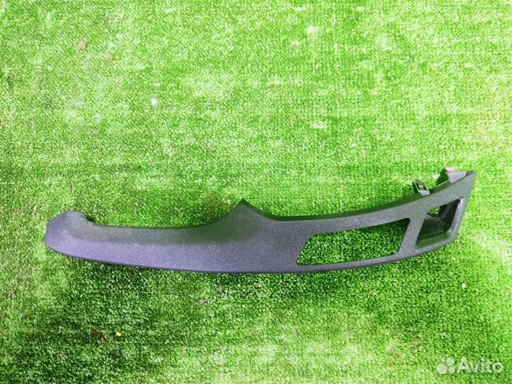 Накладка торпедо левая Toyota Yaris P90 2010