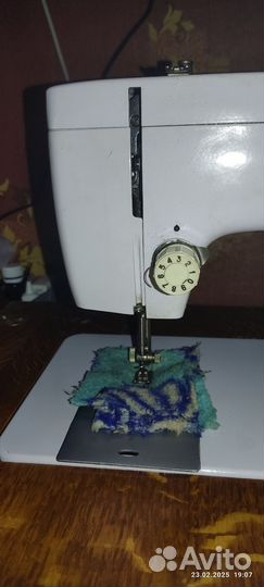 Швейная машина чайка 142м