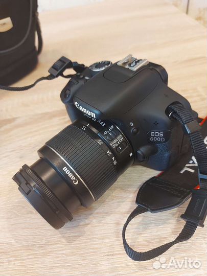 Зеркальный фотоаппарат canon 600d