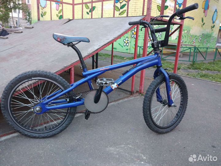 Трюковой велосипед BMX