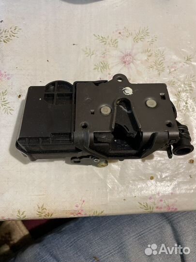 Шаровые опоры нижнего рычага Cadillac CTS 88875239