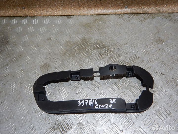 Кронштейн фонаря правый, Chevrolet (Шевроле) -cruz