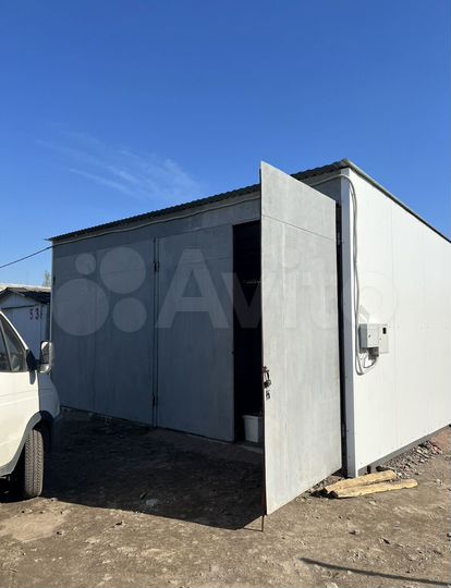 Гараж, > 30 м²