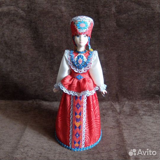 Кукла коллекционная фарфоровая Санкт-Петербург