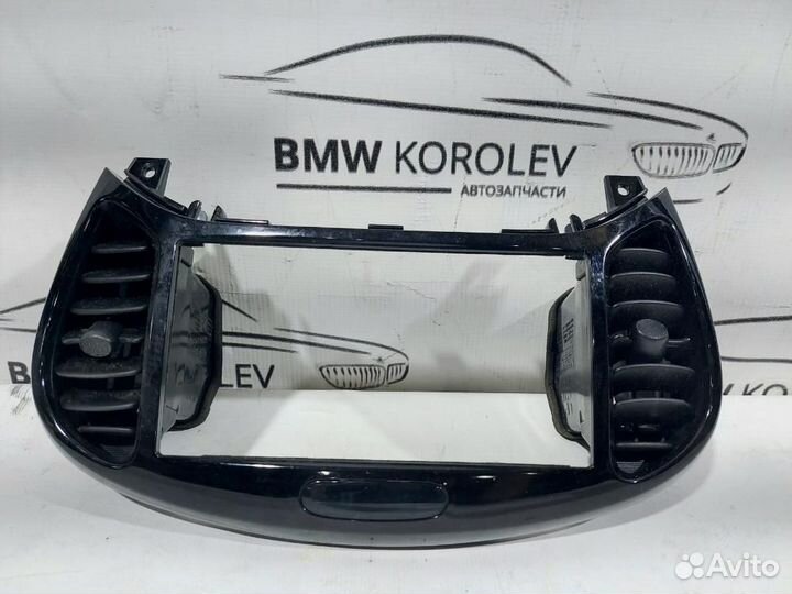 Рамка магнитолы Juke (F15) 2011-2019 Nissan