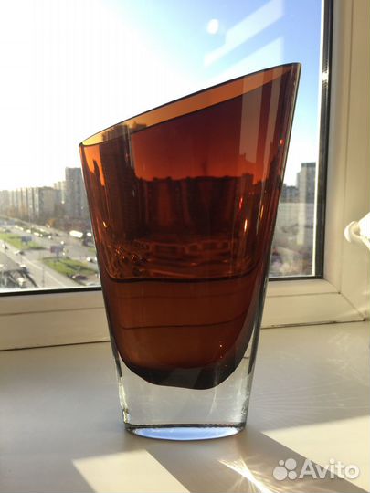 Дизайнерская стеклянная ваза