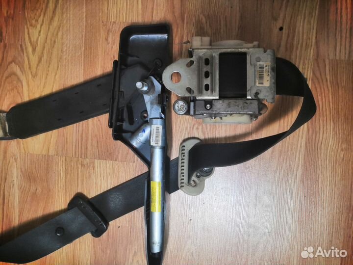 Ремнь безопасности tiida водителя