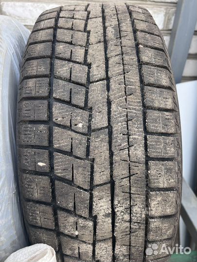 Yokohama Ice Guard IG60 215/45 R17
