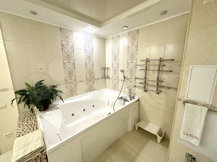 2-к. квартира, 75 м², 7/14 эт.