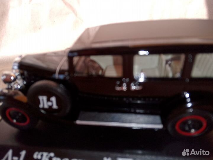 Модель автомобиля 1:43 Ленинград