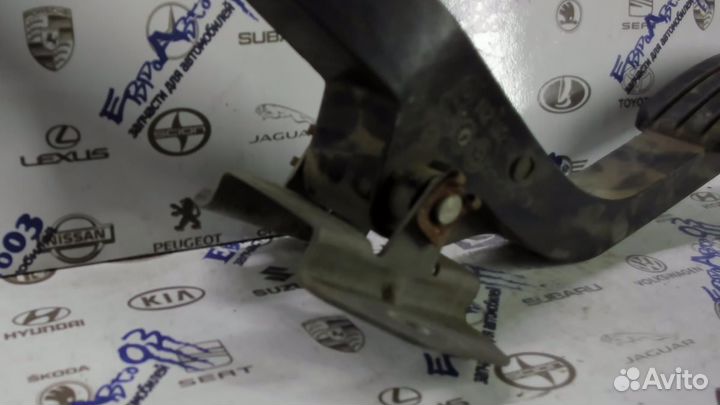 Педаль газа Renault Sandero 2009-2014