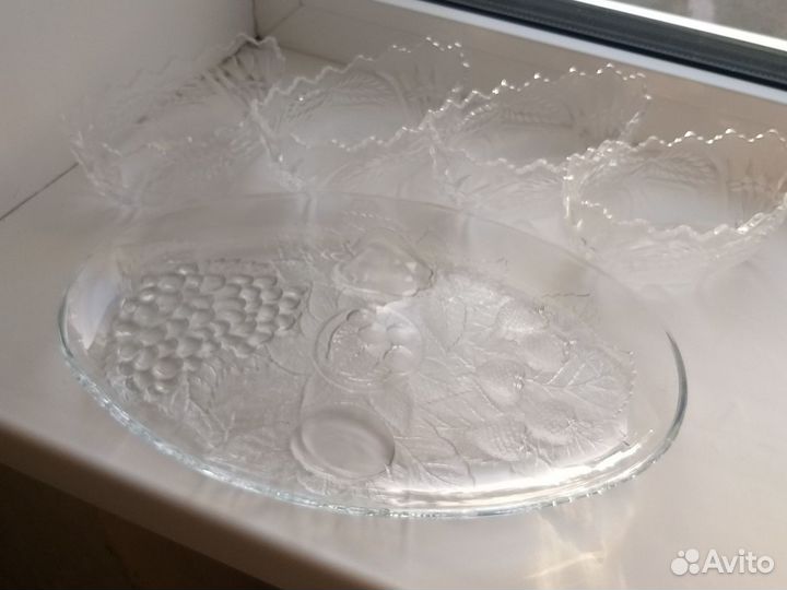 Блюдо для фруктов и салатники