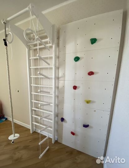 Шведская стенка со скалодромом