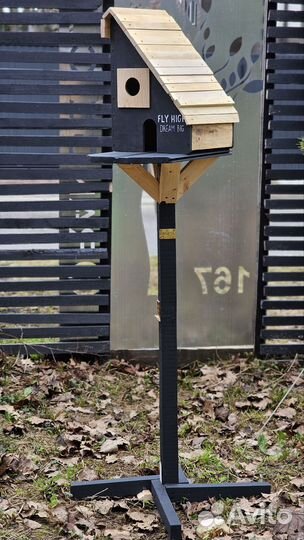 Скворечники для птиц. Кормушка