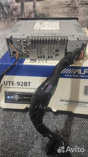 Alpine UTE-92BT