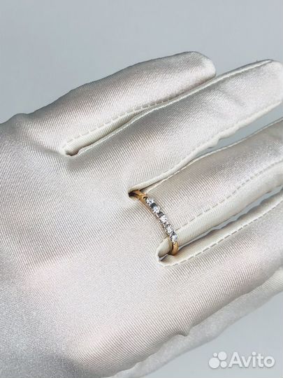 Кольцо с бриллиантом из золота 585 б/у р17,5