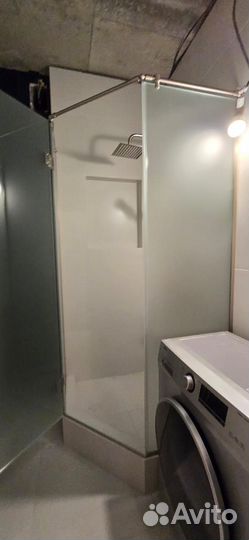 Стеклянные перегородки в душ