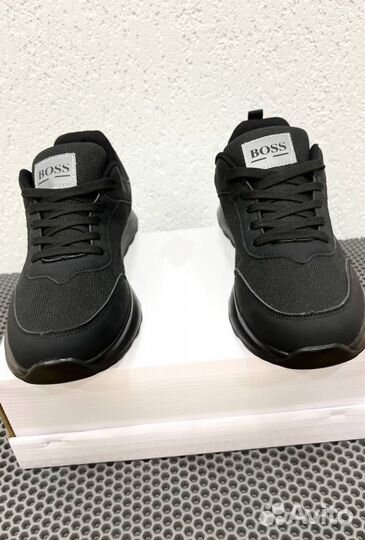 Кроссовки Boss удобные