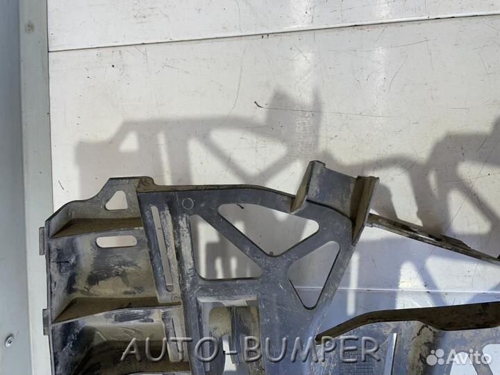 Ford Galaxy 2007- Кронштейн заднего бампера правый