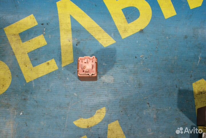 Реле обогревателя стёкол Volvo 850