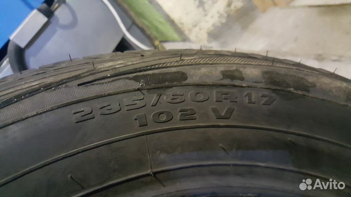 Kumho Road Venture APT KL51 235/60 R17