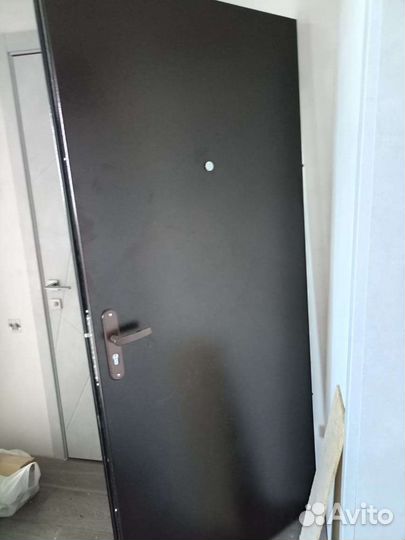 Дверь входная металлическая