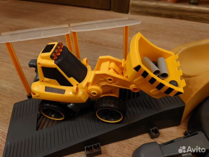 Строительная техника, Подъемный кран, бульдозер