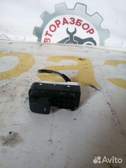 Кнопка стеклоподъемника передняя правая Mazda 3BL