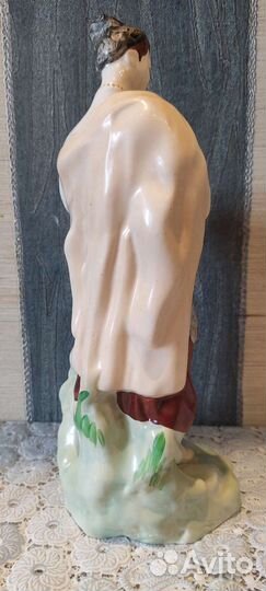 Фарфоровая статуэтка.Майская ночь.Славянский завод