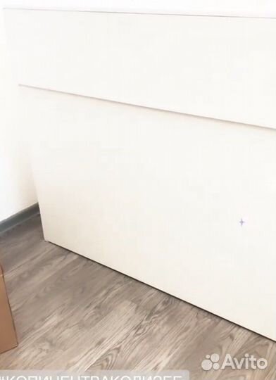 Продам стол-ресепшн, полки для экономпанелей