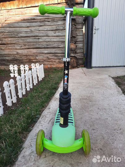 Самокат детский трехколесный