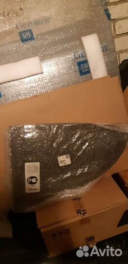 Форточка левая Peugeot 207