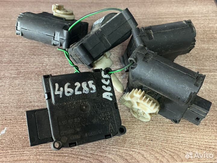 Моторчик заслонки печки Audi A6 C6