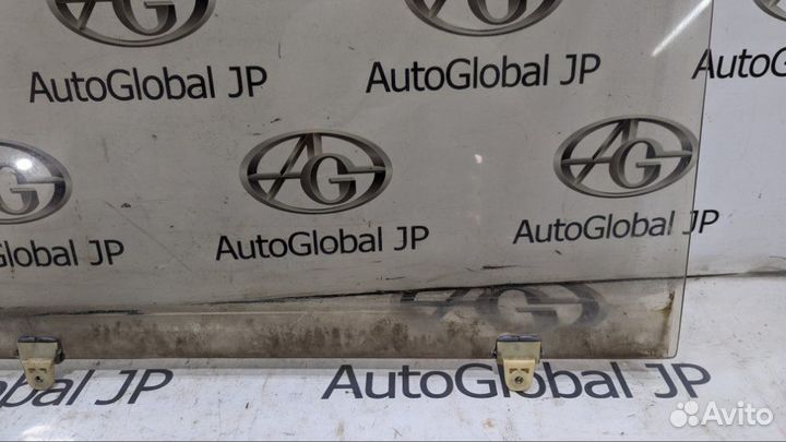 Стекло двери переднее левое Nissan Safari vrgy60