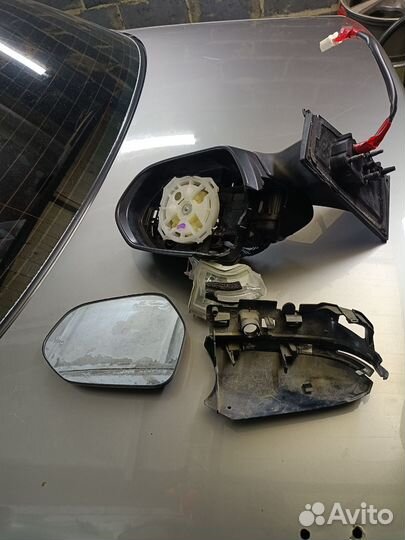 Правое зеркало prius 51