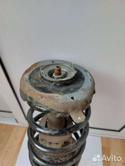 Передние стойки Renault scenic 1