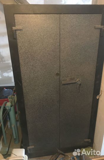 Сейф огромный 195х100