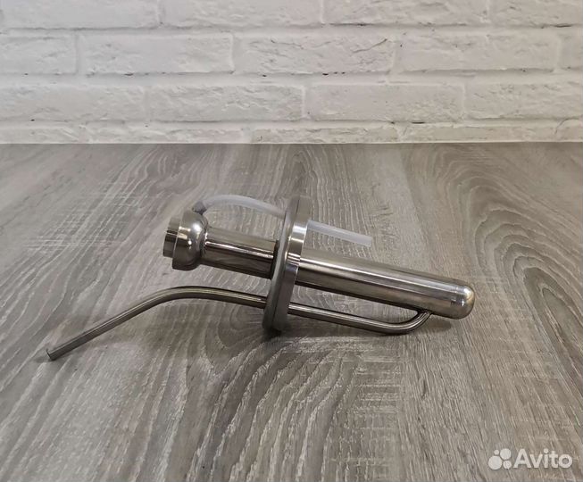 Попугай на банку