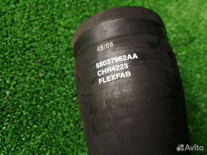 Патрубок интеркулера Jeep Commander