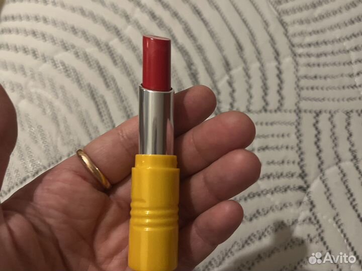 Помада новая