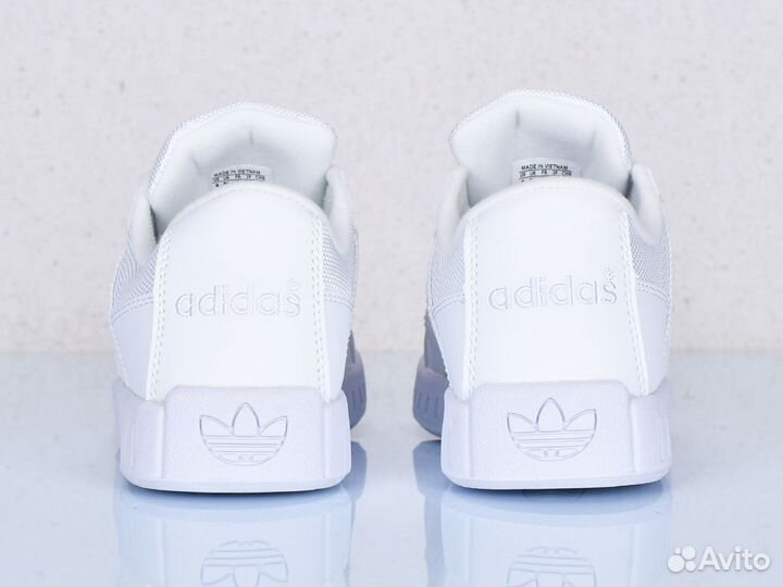 Кроссовки Adidas nrtn