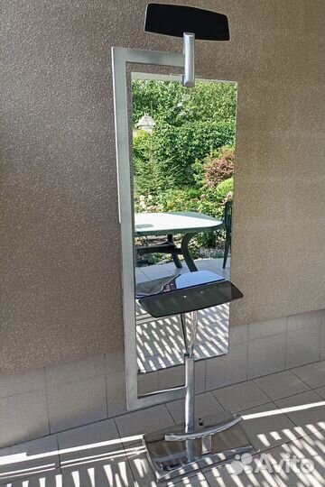 Зеркало с полочкой